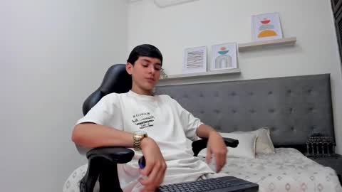 andrew restrepo online show from March 2026 04:15:01 PM