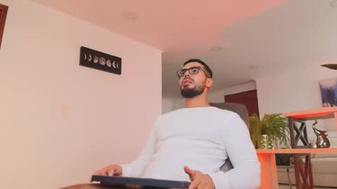 ANDREW WEST online show from January 2026 05:17:02 PM