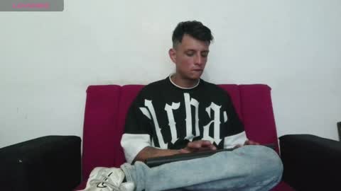Snapshot of andrewcooper1 chatting on May 2026 04:39:02 AM andrew online show from May 2026 04:39:02 AM