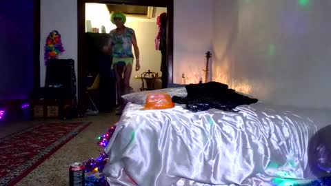 Snapshot of andrewgennie chatting on December 2025 06:17:02 AM andrewgennie online show from December 2025 06:17:02 AM