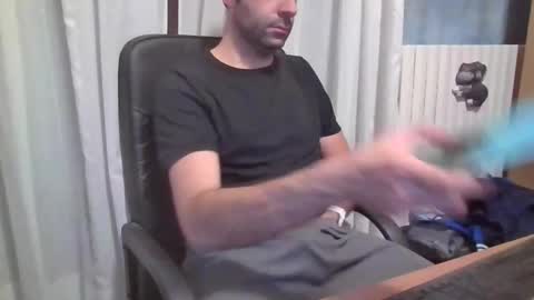 andrewpc192 online show from November 2025 10:43:02 PM