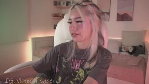 Victoria Senz  online show from September 2025 09:28:02 PM