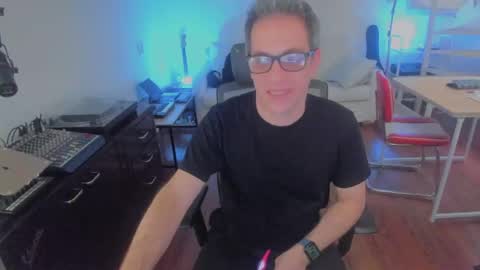 Andrew online show from September 2025 06:41:02 PM