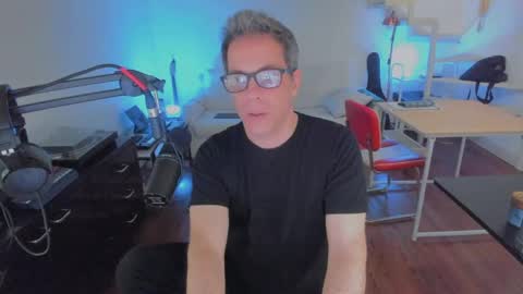 Andrew online show from September 2025 03:24:01 PM