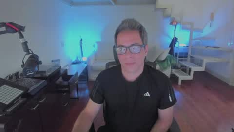 Andrew online show from April 2026 01:49:02 PM