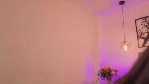 andy_and_emma online show from November 2025 12:45:02 PM