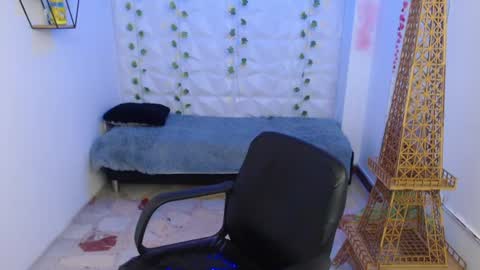Snapshot of andy_norton chatting on June 2026 03:03:01 PM Andy online show from June 2026 03:03:01 PM