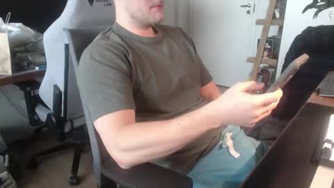 andycandy1994 online show from November 2025 09:31:01 AM