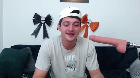 Andy Fame online show from October 2025 04:40:02 AM