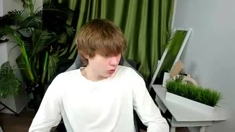 Snapshot of andyjey_ chatting on July 2026 06:59:01 PM Mandy and Andy online show from July 2026 06:59:01 PM