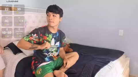 Snapshot of andyy_big_cock chatting on October 2025 04:40:01 PM Andy online show from October 2025 04:40:01 PM