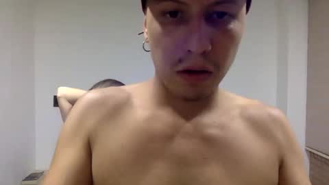 Snapshot of andyzuzka chatting on September 2025 12:32:01 AM andyzuzka online show from September 2025 12:32:01 AM