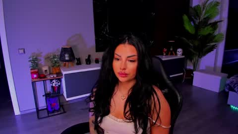 Snapshot of anemariejolie chatting on April 2026 05:28:01 PM Anne online show from April 2026 05:28:01 PM