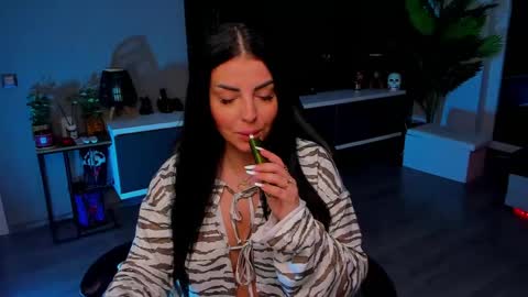 Snapshot of anemariejolie chatting on May 2026 06:37:01 PM Anne online show from May 2026 06:37:01 PM