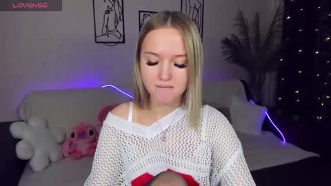 Anfisa online show from October 2025 07:03:01 PM