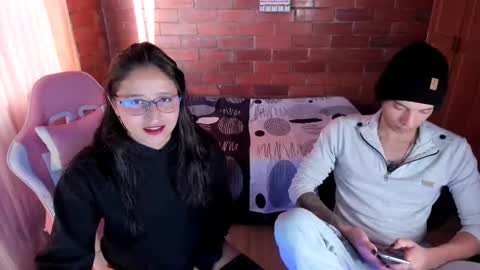 Snapshot of angel_and_yessi chatting on January 2025 10:24:01 PM Angel y Yessi online show from January 2025 10:24:01 PM