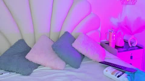 Snapshot of angel_bloom1 chatting on May 2026 03:39:02 PM Angel online show from May 2026 03:39:02 PM