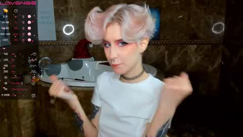 Snapshot of angel_julles chatting on December 2025 01:01:02 AM Angel Dust online show from December 2025 01:01:02 AM