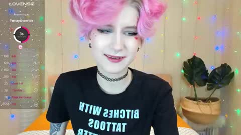 Snapshot of angel_julles chatting on February 2026 01:25:02 AM Angel Dust online show from February 2026 01:25:02 AM