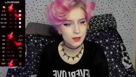 Snapshot of angel_julles chatting on February 2026 01:50:01 AM Angel Dust online show from February 2026 01:50:01 AM