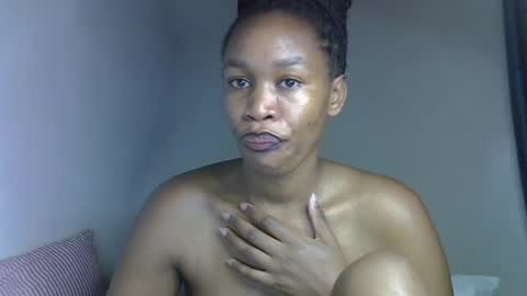 Snapshot of angel_mia5 chatting on June 2026 01:25:02 AM angel_mia5 online show from June 2026 01:25:02 AM