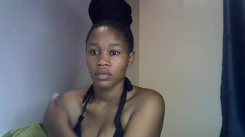 Snapshot of angel_mia5 chatting on June 2026 02:09:02 AM angel_mia5 online show from June 2026 02:09:02 AM