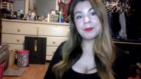 Angel online show from November 2025 09:02:02 PM