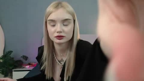 Snapshot of angel_share chatting on May 2026 06:07:01 AM Angela online show from May 2026 06:07:01 AM
