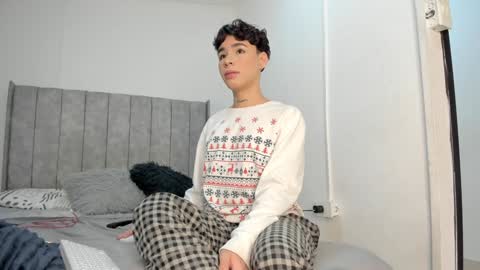 Snapshot of angel_villarreal chatting on December 2024 04:51:02 AM Angel online show from December 2024 04:51:02 AM