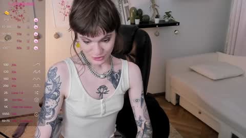 Snapshot of angela_fog chatting on December 2024 12:08:01 AM angela_fog online show from December 2024 12:08:01 AM