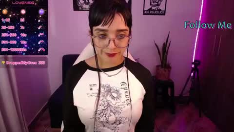 Snapshot of angela_lauren chatting on November 2025 09:17:02 PM Angela online show from November 2025 09:17:02 PM