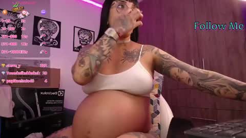 Snapshot of angela_lauren chatting on May 2026 01:13:01 AM Angela online show from May 2026 01:13:01 AM