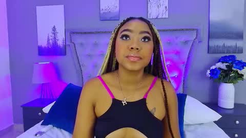 Angela Roberts online show from November 2025 07:41:02 AM