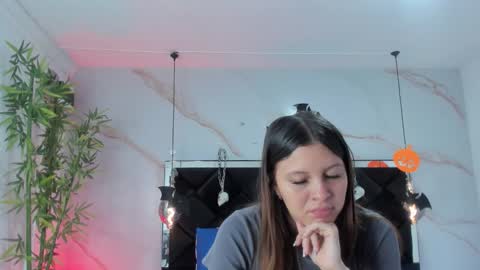 ANGELA online show from October 2025 12:09:01 PM