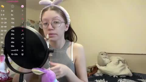 Angela online show from October 2025 04:23:02 AM