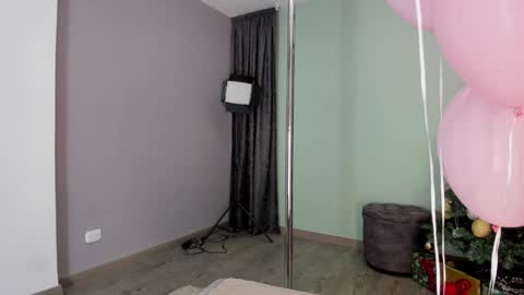 Snapshot of angelbae_ chatting on December 2024 05:31:01 PM AngelBae  online show from December 2024 05:31:01 PM