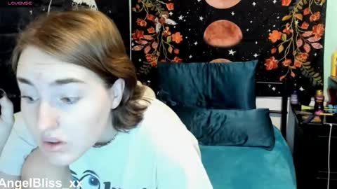 Angel online show from November 2025 02:21:01 PM