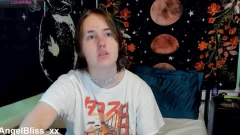 Angel online show from December 2025 02:55:01 PM