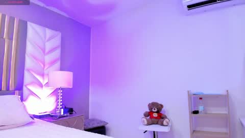 Snapshot of angelblue__ chatting on June 2026 08:12:02 PM angelblue online show from June 2026 08:12:02 PM