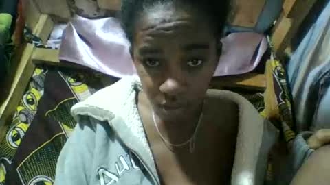 Snapshot of angelettee chatting on June 2026 04:24:01 AM Angelettee online show from June 2026 04:24:01 AM