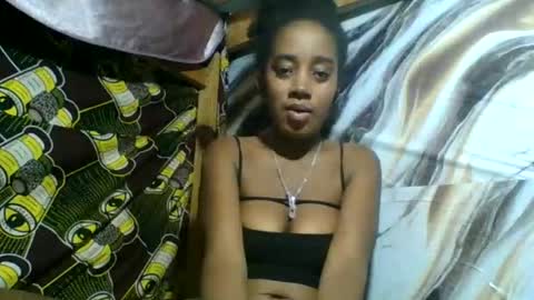 Snapshot of angelettee chatting on June 2026 06:19:02 PM Angelettee online show from June 2026 06:19:02 PM
