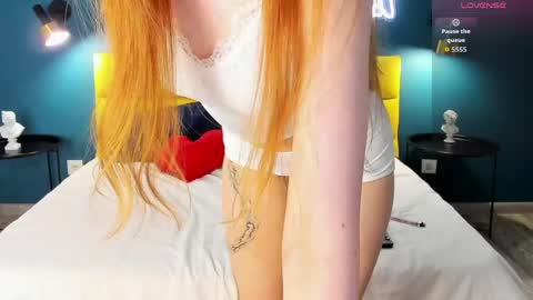 Snapshot of angelfleur chatting on May 2026 01:25:02 AM Angela online show from May 2026 01:25:02 AM