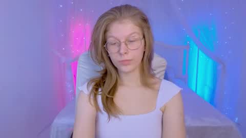 Ksenia online show from November 2025 03:38:02 PM