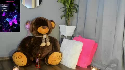 Carolina online show from September 2025 12:36:01 AM