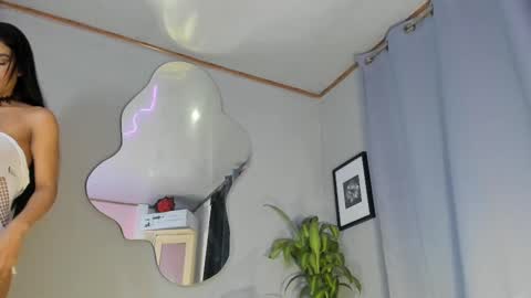 Carolina online show from October 2025 12:18:02 AM