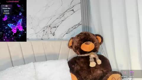 Carolina online show from October 2025 12:09:02 AM