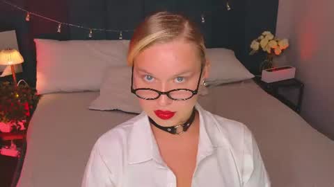 Snapshot of angelic_coy chatting on June 2026 10:53:01 AM Angelic beauty online show from June 2026 10:53:01 AM