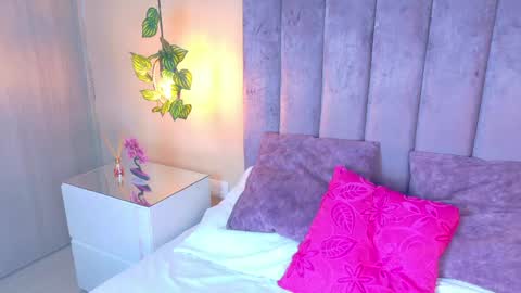 Snapshot of angelicaa_garcia chatting on April 2026 11:57:01 AM angelicaa_garcia online show from April 2026 11:57:01 AM