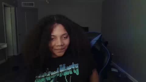 Snapshot of angelicaliusdomme chatting on October 2025 03:21:02 PM Alius Angelic online show from October 2025 03:21:02 PM