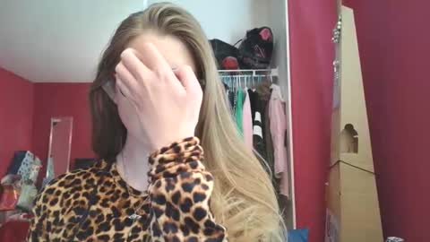 Snapshot of angelicangel3 chatting on November 2025 06:08:01 PM AngelicAngel online show from November 2025 06:08:01 PM